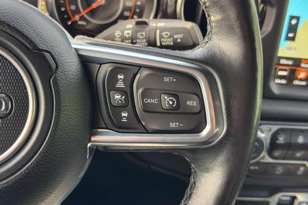 Used 2021 Jeep Wrangler Unlimited Sahara AWD/4WD image 34