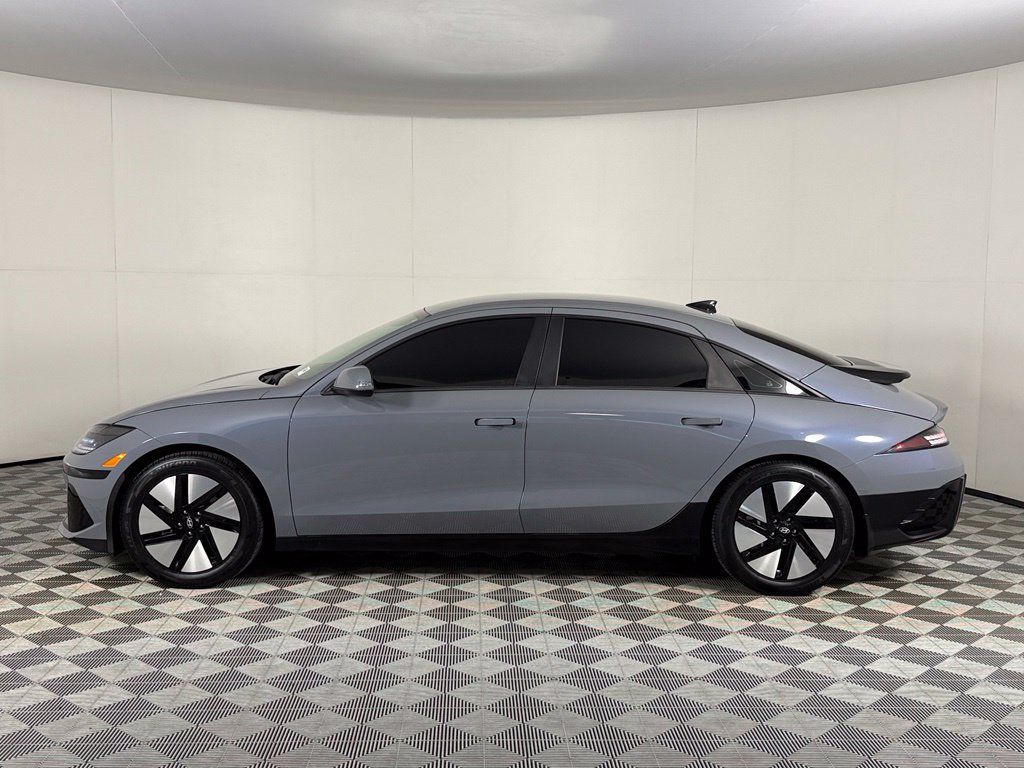 Used 2024 Hyundai Ioniq 6 SE RWD image 10