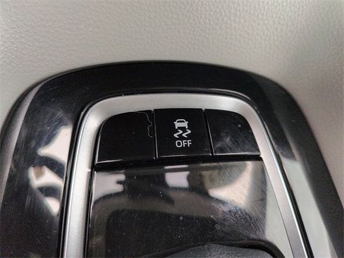 Certified 2025 Toyota Corolla LE image 25