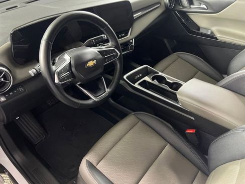 Used 2025 Chevrolet Equinox LT w/ Convenience Package II image 28