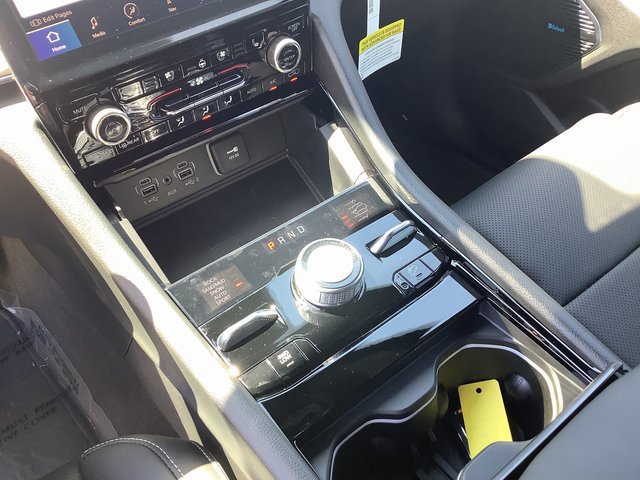 New 2023 Jeep Grand Cherokee Overland w/ Luxury Tech Group IV AWD/4WD image 18