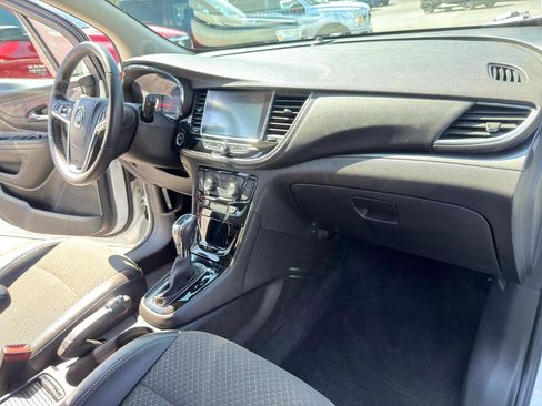 Used 2020 Buick Encore Preferred image 24