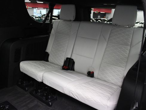 Certified 2025 Cadillac Escalade ESV Sport Platinum image 60