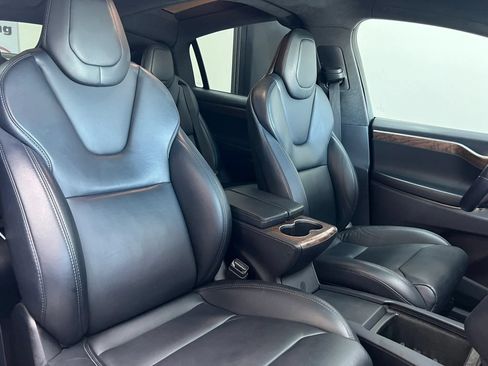 Used 2019 Tesla Model X Long Range AWD/4WD image 18