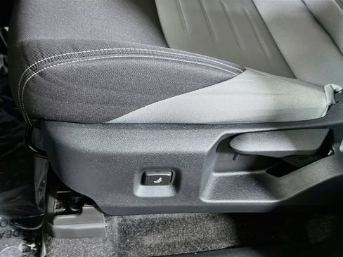 Certified 2025 Toyota Tacoma TRD Sport AWD/4WD image 16