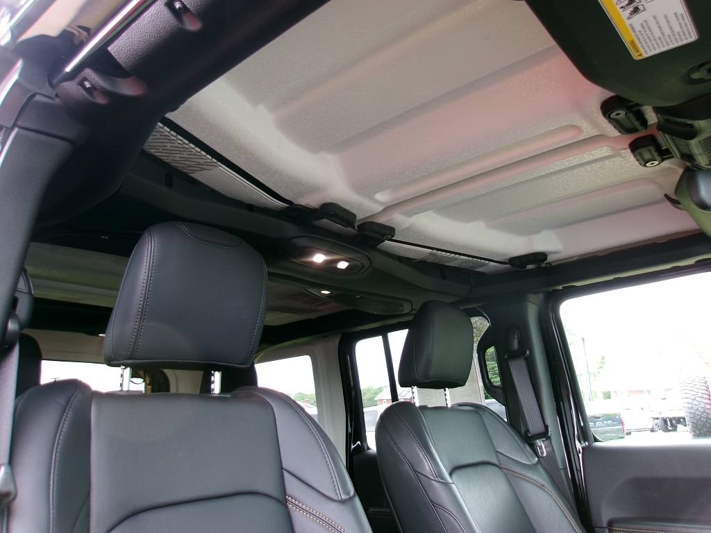 Certified 2024 Jeep Wrangler Unlimited Sahara AWD/4WD image 16
