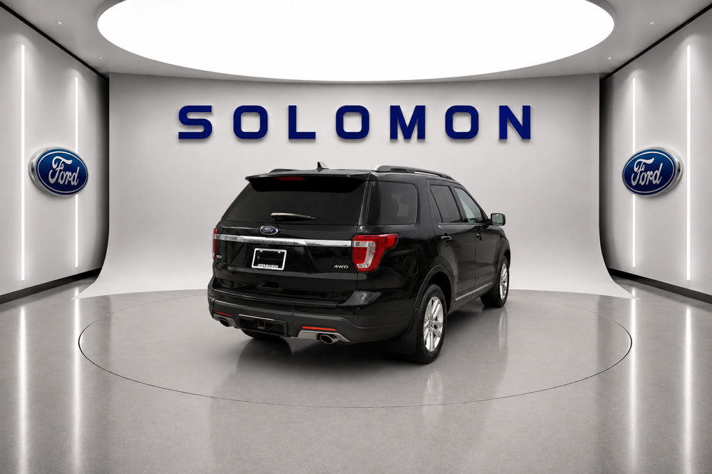Used 2018 Ford Explorer XLT AWD/4WD image 6
