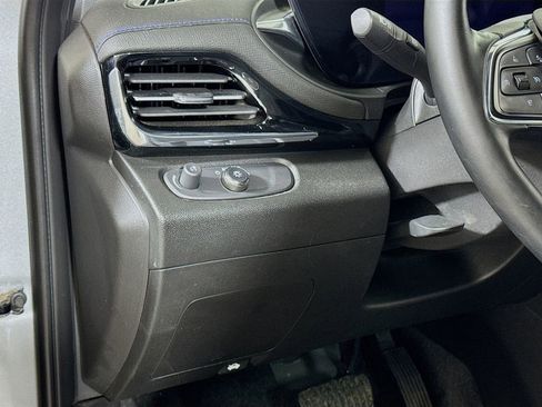 Certified 2024 Buick Envista Sport Touring w/ Convenience I Package image 8