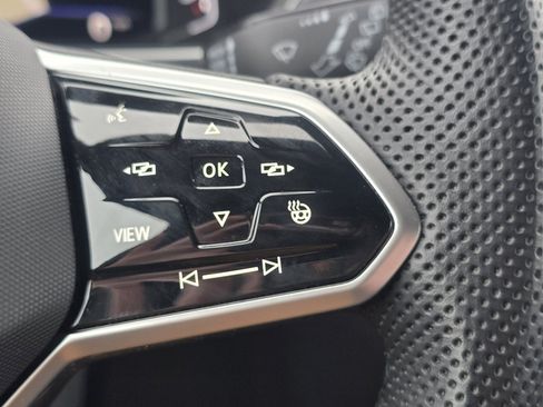 Used 2022 Volkswagen Tiguan SEL R-Line image 25