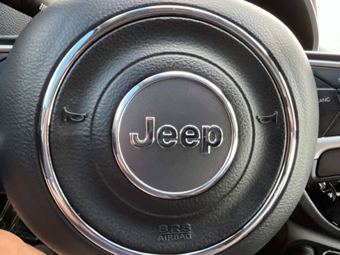 Used 2018 Jeep Compass Limited w/ Navigation Group AWD/4WD image 33