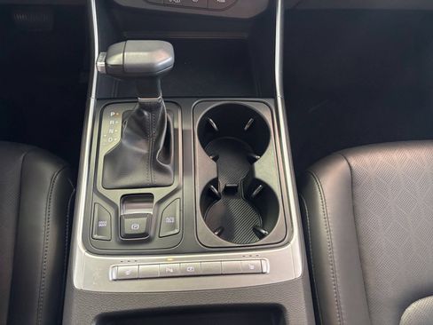 Used 2026 Kia Carnival FWD image 43