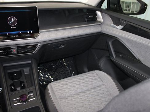 New 2025 Volkswagen Tiguan S FWD image 24