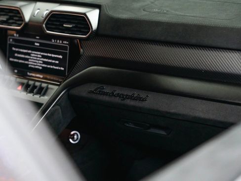 Used 2024 Lamborghini Urus Performante image 27