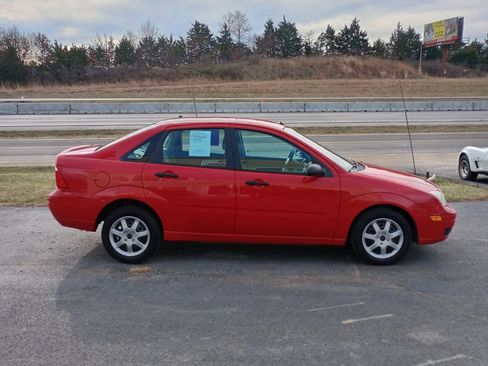 Used 2005 Ford Focus ZX4 image 6