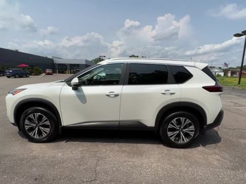 Certified 2023 Nissan Rogue SV w/ SV Premium B Package AWD/4WD image 5