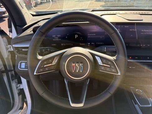 Used 2025 Buick Enclave Preferred image 23