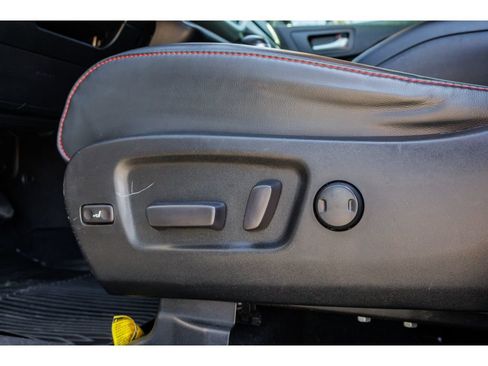 Used 2019 Toyota Highlander SE w/ Nightshade Edition AWD/4WD image 19