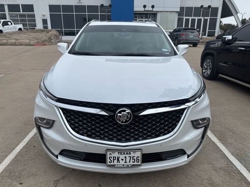 Used 2023 Buick Enclave Avenir image 2