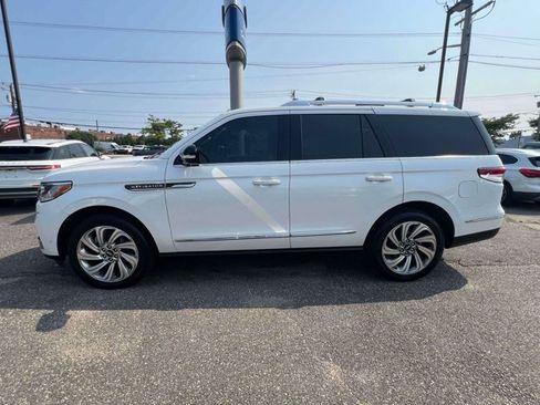 Used 2023 Lincoln Navigator Reserve AWD/4WD image 7