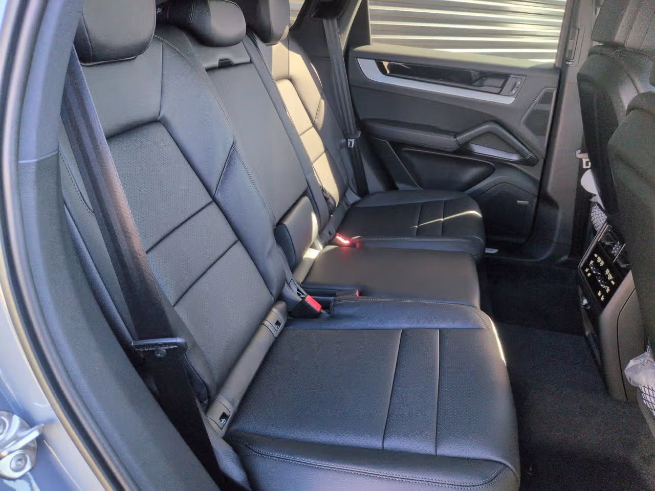 Certified 2026 Porsche Cayenne AWD/4WD image 23