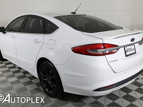 Used 2018 Ford Fusion SE w/ Equipment Group 201A image 7