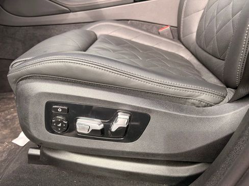 Used 2025 BMW X6 M60i AWD/4WD image 9
