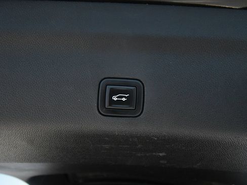 Used 2021 Chevrolet Tahoe Z71 w/ Z71 Signature Package AWD/4WD image 27