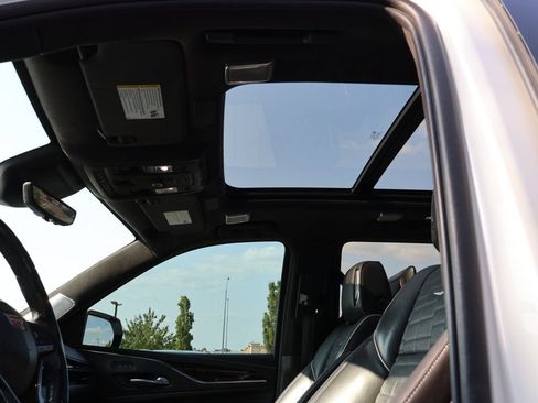 Used 2021 Cadillac Escalade Premium Luxury Platinum w/ Heavy-Duty Trailer Package AWD/4WD image 18
