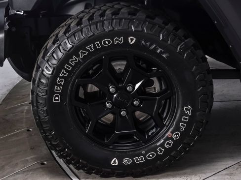 Used 2023 Jeep Wrangler Unlimited w/ Sun & Screen Package AWD/4WD image 10