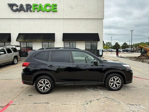 Used 2020 Subaru Forester Premium AWD/4WD image 18