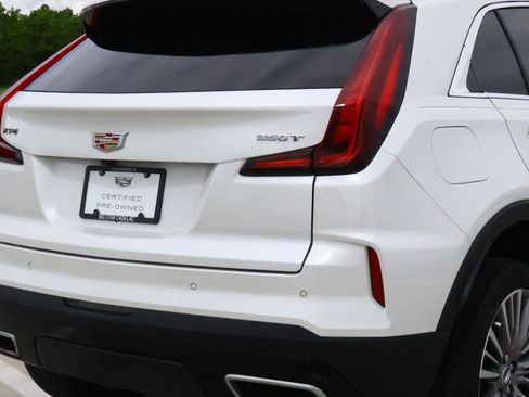 Used 2024 Cadillac XT4 Premium Luxury FWD image 11
