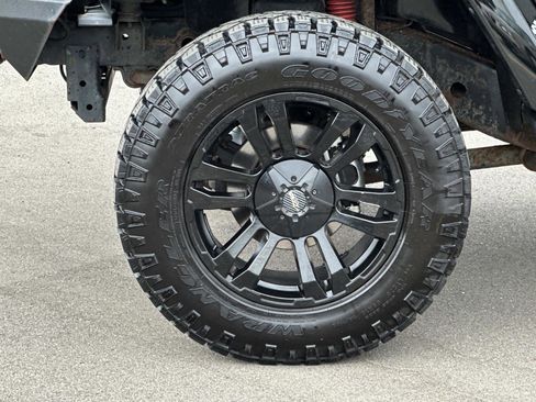 Used 2012 Jeep Wrangler Unlimited Sahara w/ Connectivity Group AWD/4WD image 8