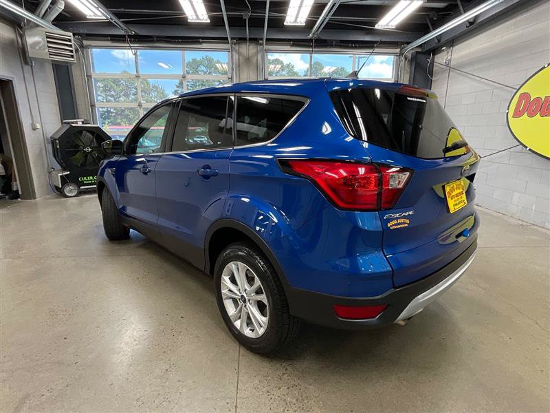 Used 2019 Ford Escape SE FWD image 3