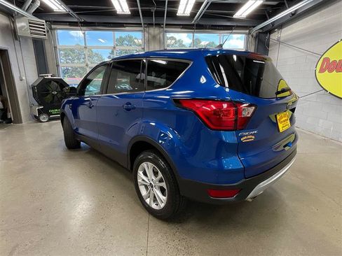 Used 2019 Ford Escape SE FWD image 3