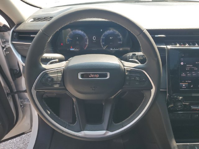 Used 2023 Jeep Grand Cherokee L Laredo RWD image 17