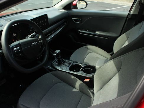 Used 2025 Kia K4 FWD image 13