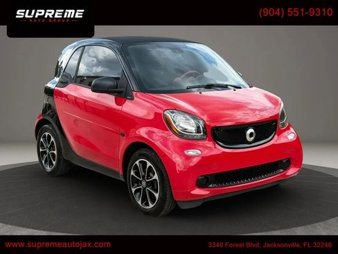 Used 2017 smart fortwo passion RWD image 1