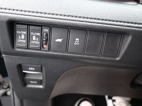 Used 2025 Honda Odyssey Sport-L image 14