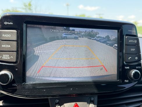 Used 2018 Hyundai Elantra GT FWD image 19