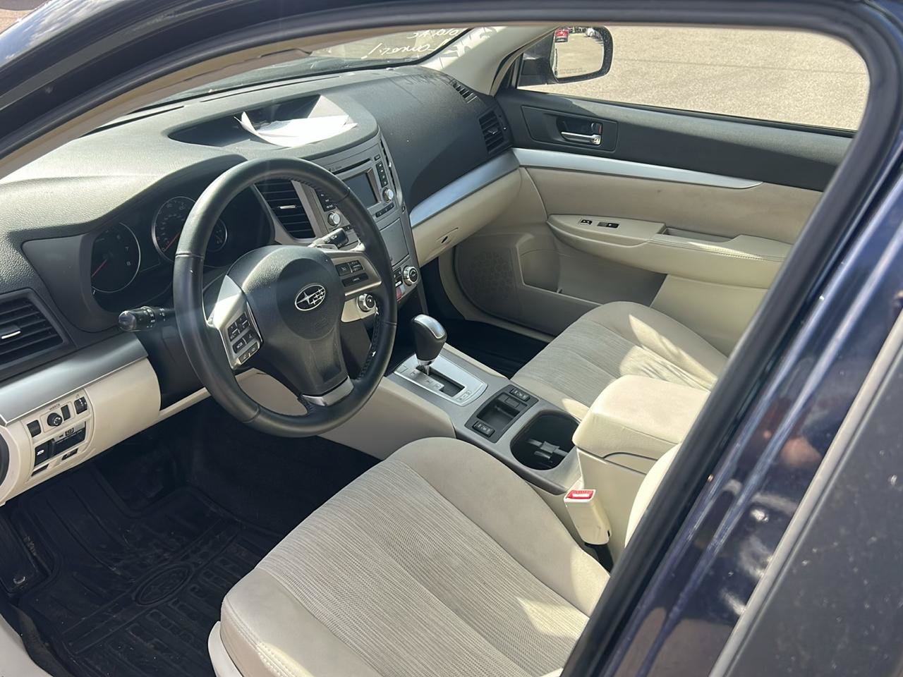 Used 2014 Subaru Outback 2.5i Premium AWD/4WD image 9