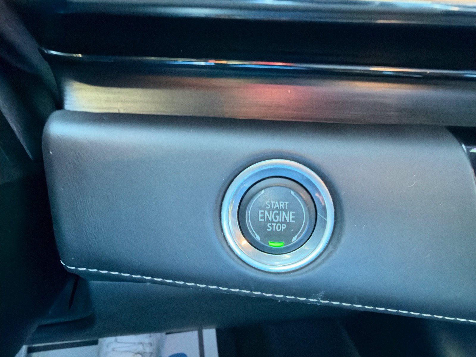 Used 2022 Cadillac Escalade ESV Sport Platinum w/ Heavy-Duty Trailer Package AWD/4WD image 19
