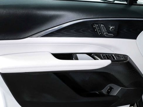 Certified 2024 Cadillac Lyriq Sport RWD image 8