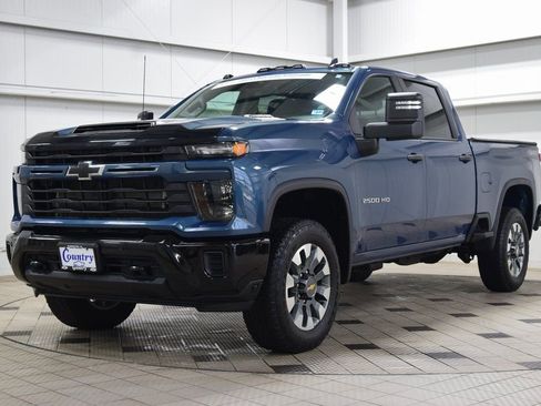 Used 2025 Chevrolet Silverado 2500 Custom w/ Custom Value Package AWD/4WD image 3