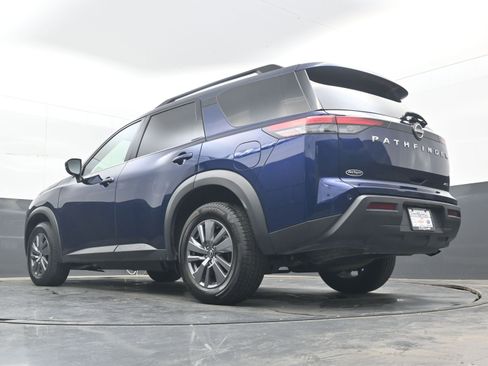 Used 2025 Nissan Pathfinder SV AWD/4WD image 25