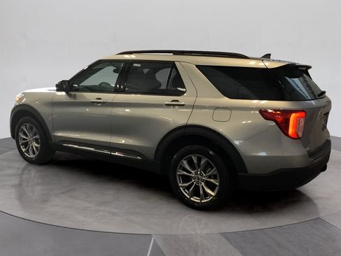 Used 2024 Ford Explorer XLT w/ Equipment Group 202A AWD/4WD image 3