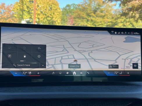 New 2026 BMW 330i Sedan w/ Convenience Package image 5