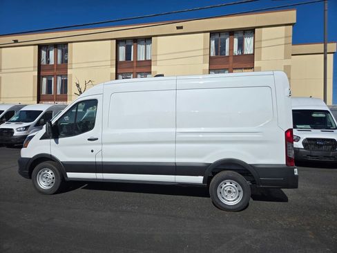 New 2026 Ford Transit 250 148 Medium Roof RWD image 8