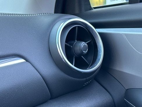 Used 2023 Chevrolet Blazer LT image 30