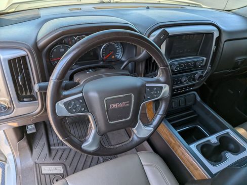 Used 2018 GMC Sierra 1500 SLT image 15