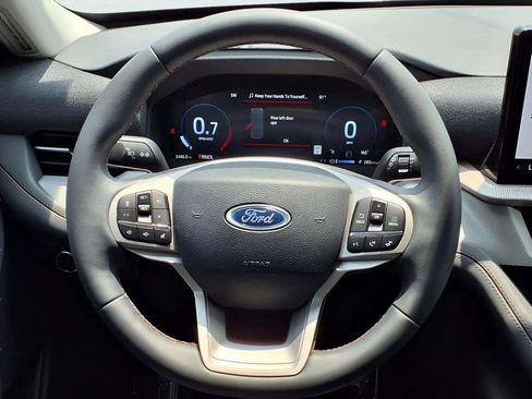 Used 2026 Ford Explorer Active RWD image 17